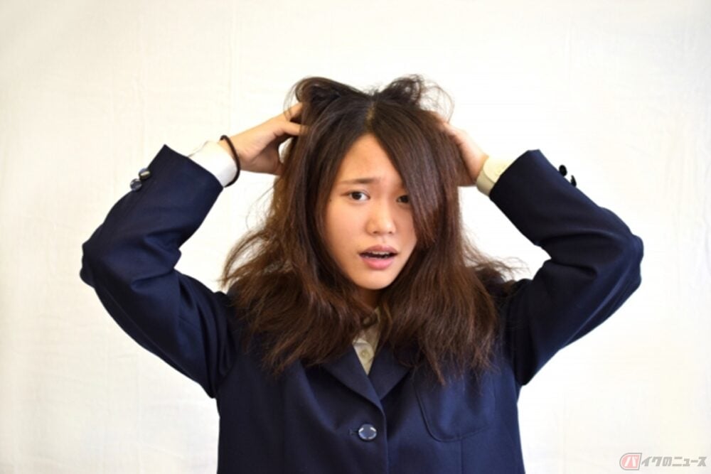 髪が崩れない」自転車ヘルメット、10代ターゲットの新ブランド「dolphin」：カラーは4色 - ITmedia ビジネスオンライン