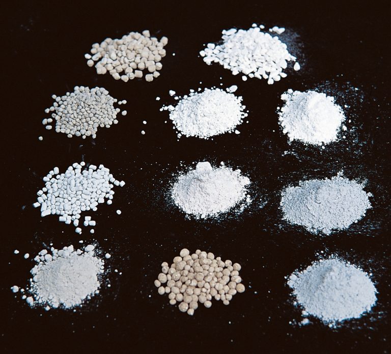 雑草対策に消石灰を撒くのは有効？農家web