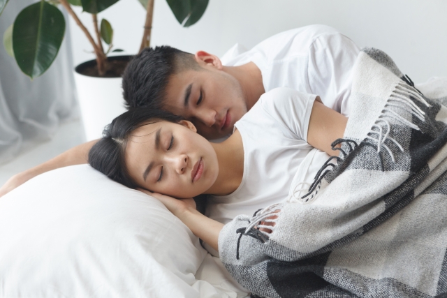 ハグの効果とは？ハグの仕方による男性心理やNGなやり方も解説 -セキララゼクシィ