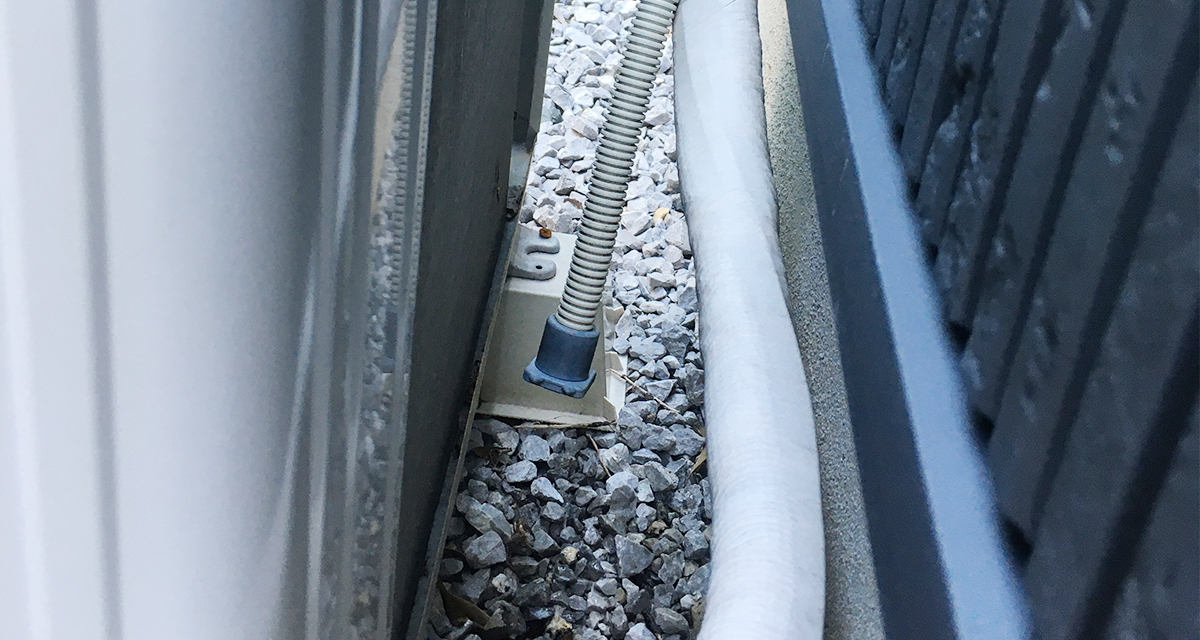 エアコンからゴキブリが出てきた対策 - 豊富な施工事例 - エアコンクリーニング専門店大阪・神戸・奈良対応のコジワンサービス 株