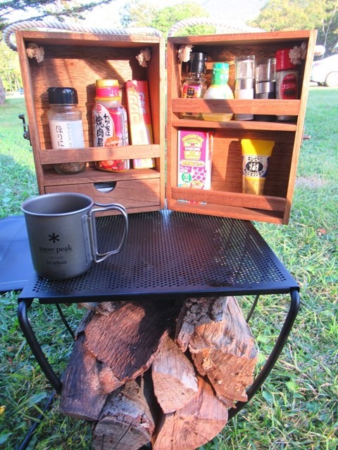 キャンプ道具 自作薪ラック テーブル‼️溶接要らずで鉄を繋ぎます‼️