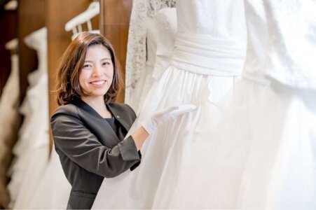 花嫁メイクの秘密を大公開！人気ブライダルヘアメイクアーティスト服部由紀子 - YouTube