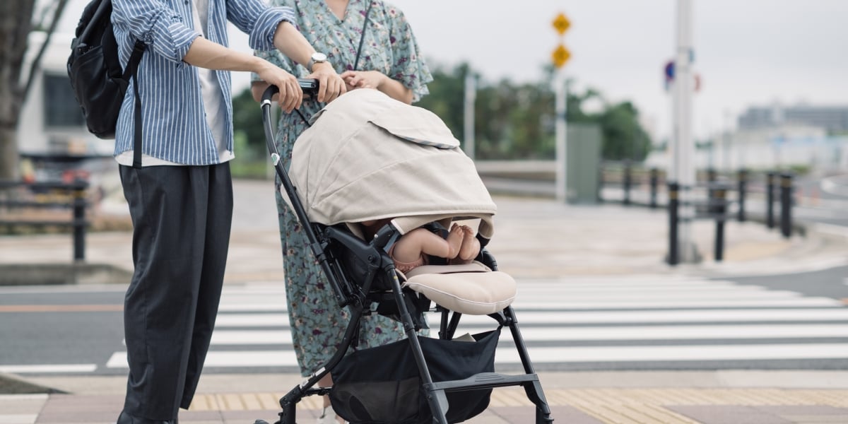 胸倉を掴むのは暴行罪！逮捕はありえる？示談で不起訴を目指す方法ベンナビ刑事事件