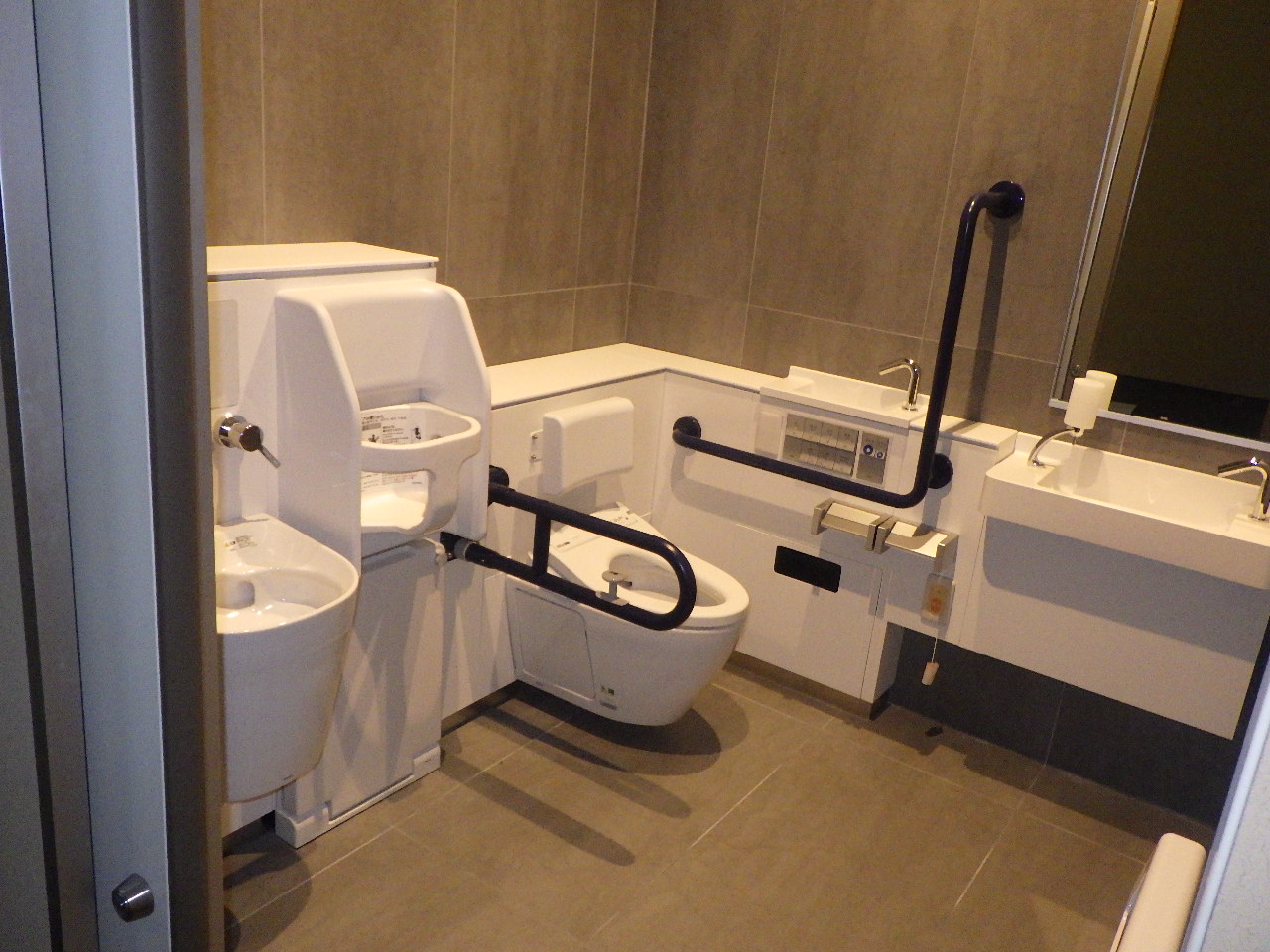 頭皮が痛い髪を動かすだけ・触るだけで痛みを感じる原因とは？ イシャチョク