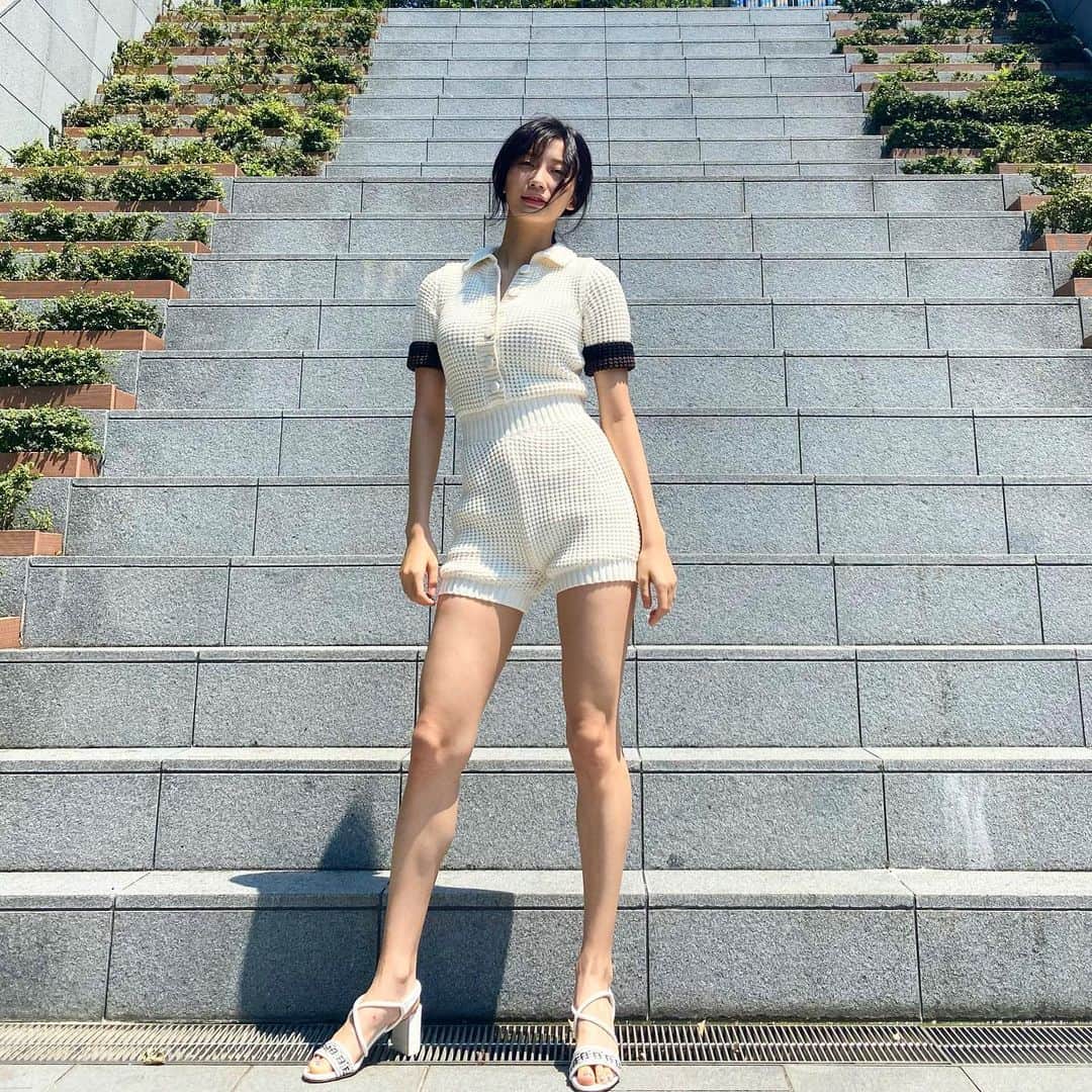 なつみ 153㎝ 骨スト 低身長ファッション☜他の投稿もチェック✓骨格ストレート芸能人モデル10選.是非コーデの参考にしてみてください✨ リールでは真似しやすいお洋服アレンジなど発信しています✨気軽にコメントDMで質問ください😊この投稿が参考になっ