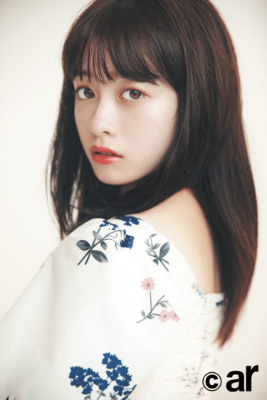 橋本環奈、ハタチ誕生日に4年ぶり写真集 フランスを舞台に“自然体の素顔”解放 最新ニュースeltha エルザ