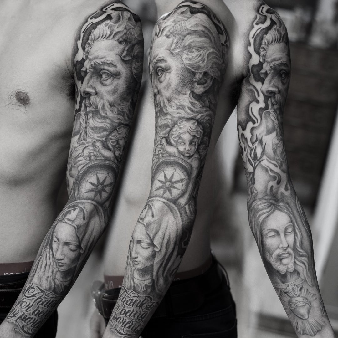 天使とゼウスの背景に 時計と神殿🕰🏛 石像、神話系大きいデザインだと オススメです🤲tattootattoodesign tattooideas tattoos tattooart tattooist artist art ink tattooartist タトゥー洋彫り 大阪 大阪タトゥー 大阪タトゥースタジオ膨師 大阪彫師 刺青