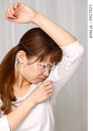 大家志津香「頭も口もワキも足も全部臭くてもう最悪」 においの悩みを激白しまさかの対策に騒然entax エンタックス