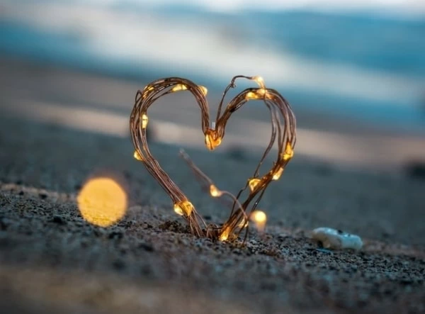 視線の意味を探る！ 彼がジッと見つめる理由とは「マイナビウーマン」