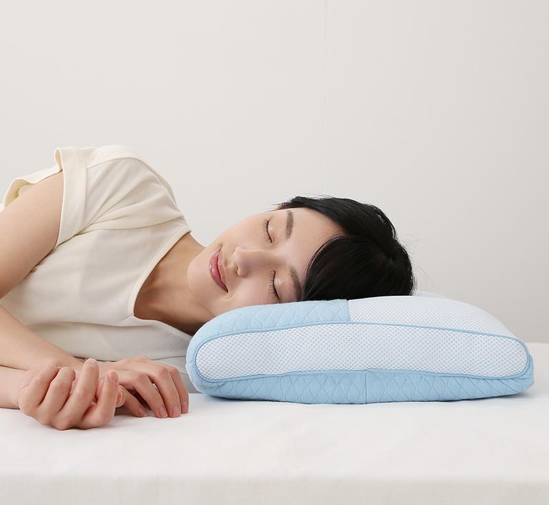 正しい寝姿勢をチェック 横向き寝はシワに繋がる？ 老けない寝姿勢 を睡眠のプロが指南 自律神経を整える！ 美容メディアVOCE ヴォーチェ
