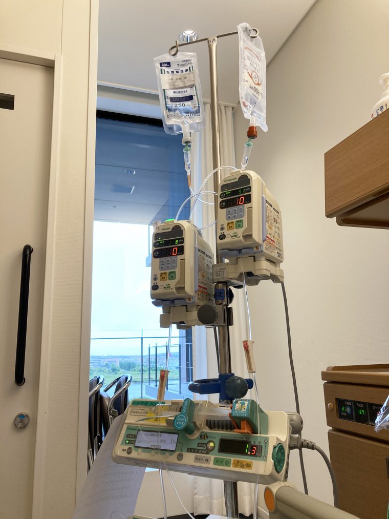 点滴中の写真素材写真素材なら「写真AC」無料 フリー ダウンロードOK