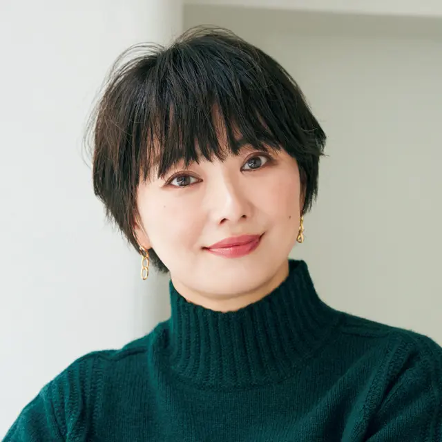 自然にボリュームアップ！丸シルエットのふんわりマッシュショート 40～50代の若見えヘアスタイル