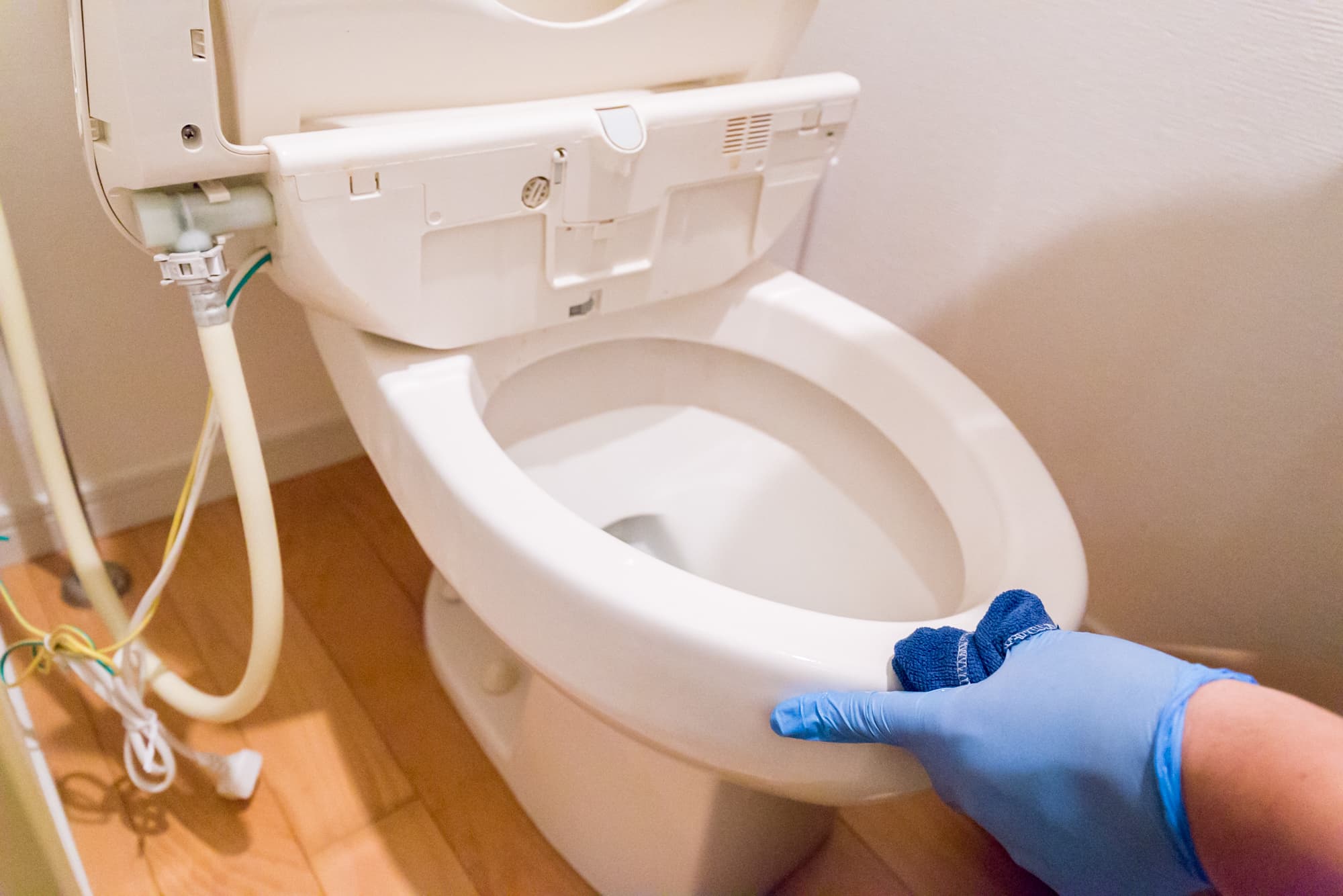 プロに聞く！トイレ掃除の方法！汚れの原因から徹底解説カジタクコラム