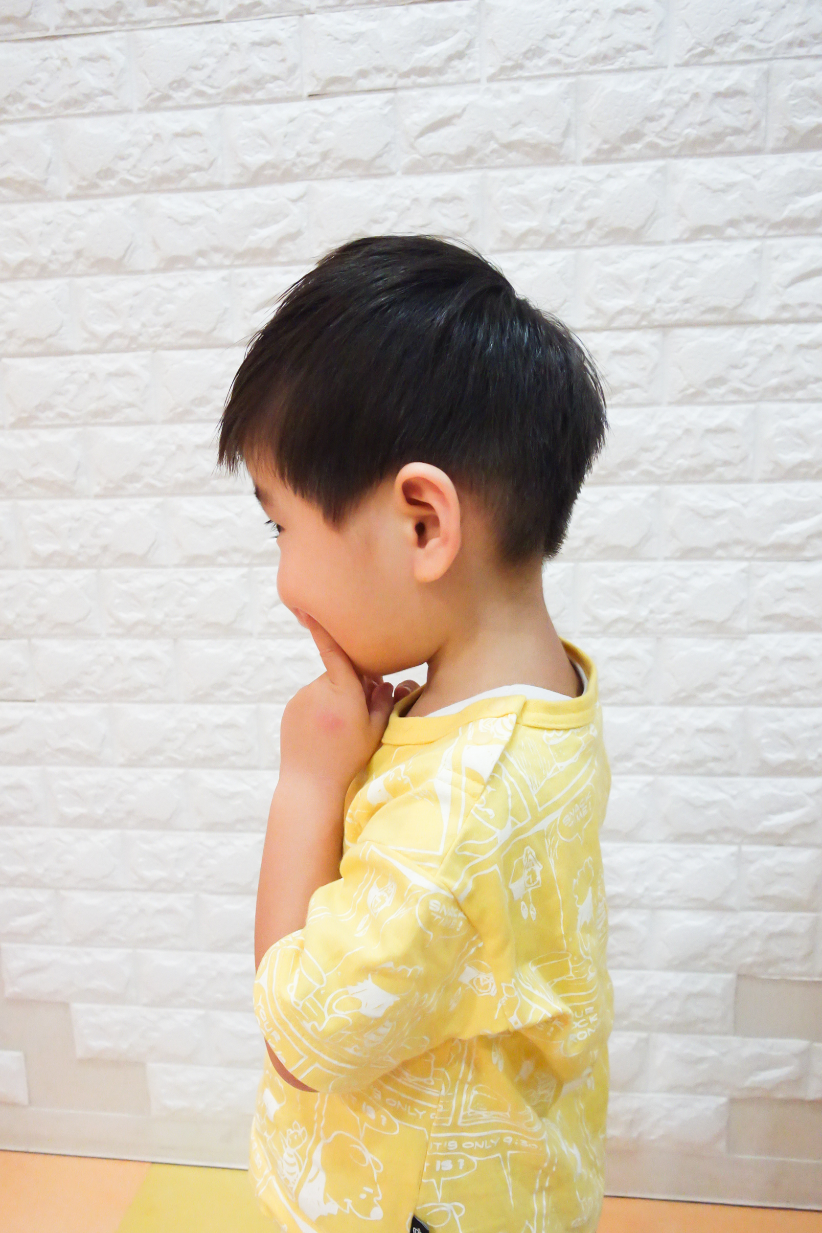 キッズ×フェード×ラインキッズカット男の子刈り上げフェードカットラインバリカン スキンフェードバーバースタイルバーバーbarbar理容室新座床屋やんちゃ男の子ワックスきめがおかぶとむしやってんな たくらみ顔イキリ顔 キッズ ヘアカタ