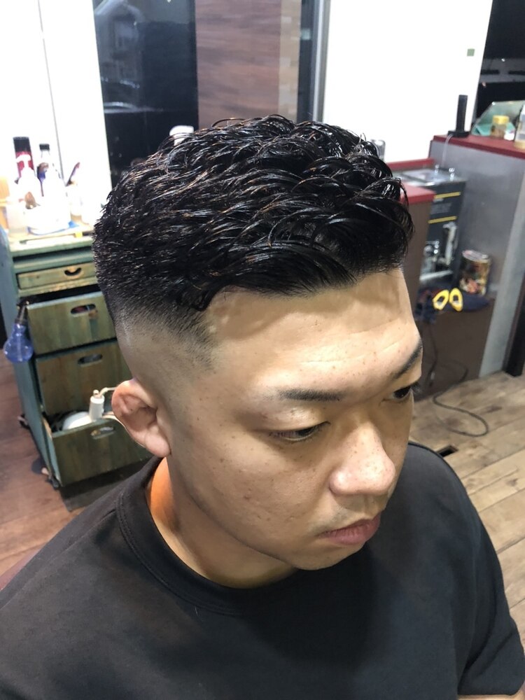 濡れパンフェードヘアスタイル東京メンズバーバーショップといえばMillionBucks