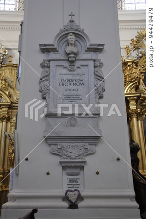 ポーランド、ワルシャワ、聖十字架教会、ショパンの心臓が納められた柱の写真素材94429480- PIXTA