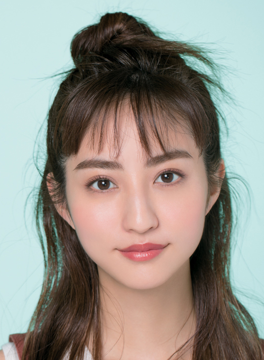 カーラに太眉が、ブレイクに金髪がなかったら ？ セレブ30人のヘアメイク“ある・なし”比較