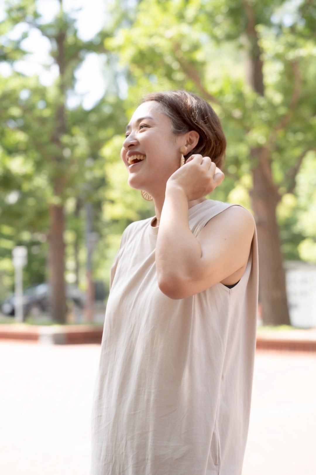 女性はフェミニストだ。フェミニズム。自己愛。体を愛して。私たちは皆美しい。違う美しさ。異なる皮膚と髪の色。薄い肌。黒い肌。金髪と赤毛。金髪の」のイラスト素材2000858120Shutterstock