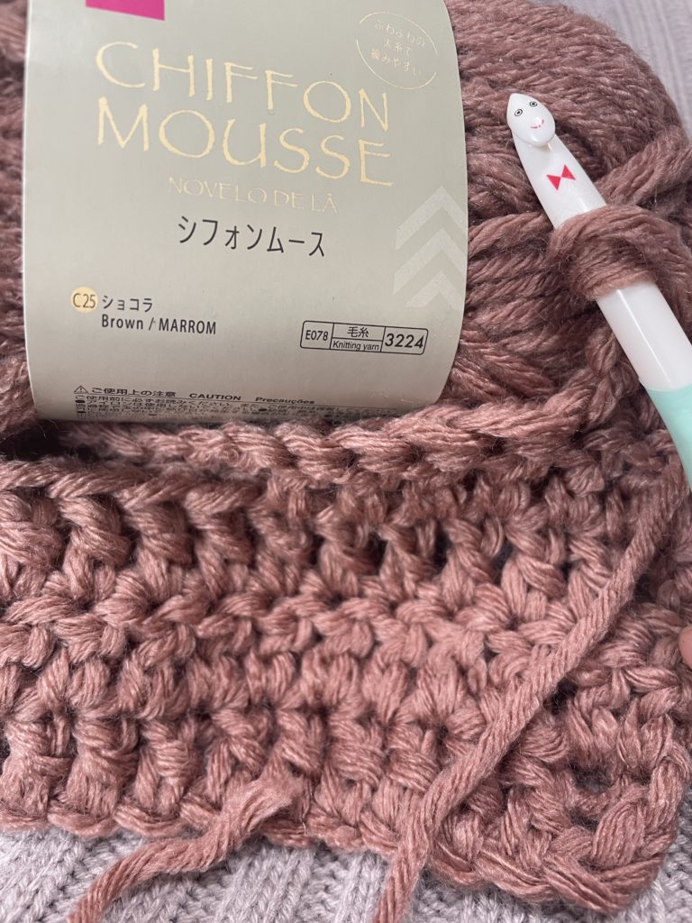 プチプラ簡単、指編みマフラーの編み方子どもも15分で完成！毛糸も紹介cozre コズレ 子育てマガジン