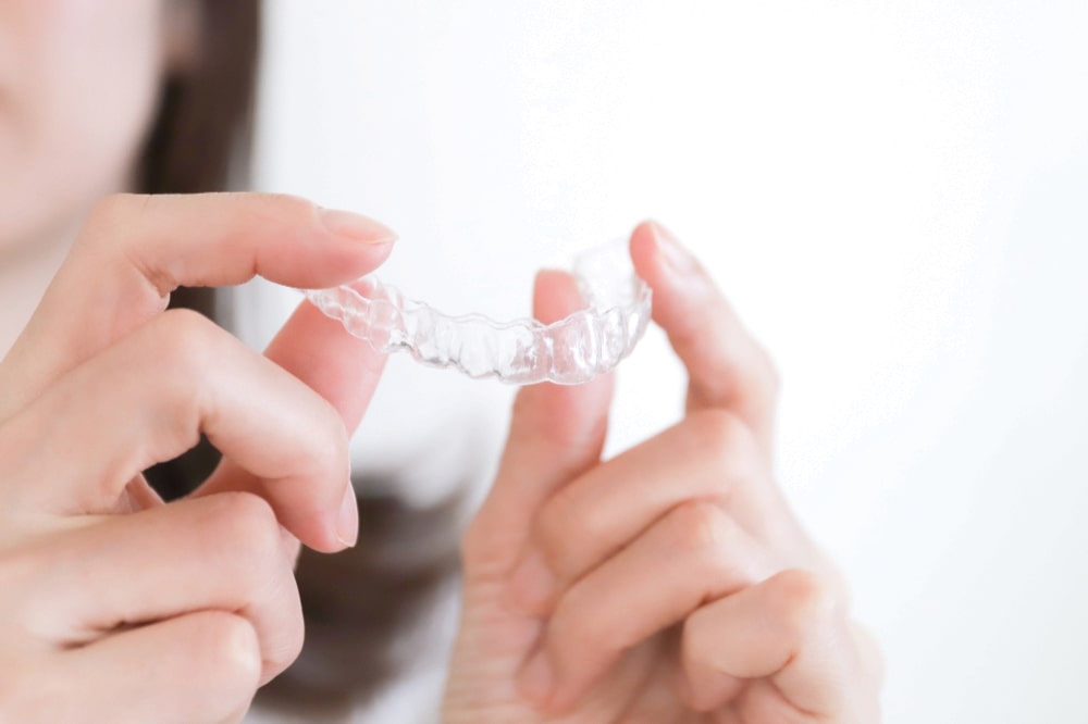 インビザライン中の飲み物について、横浜の矯正歯科が解説