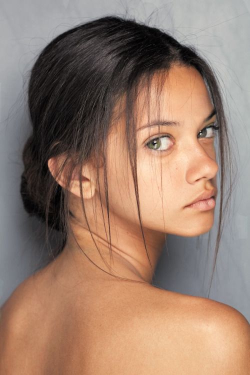 褐色肌 ありえない肌色 人外 キャラクターのメリハリ異色肌の作り方