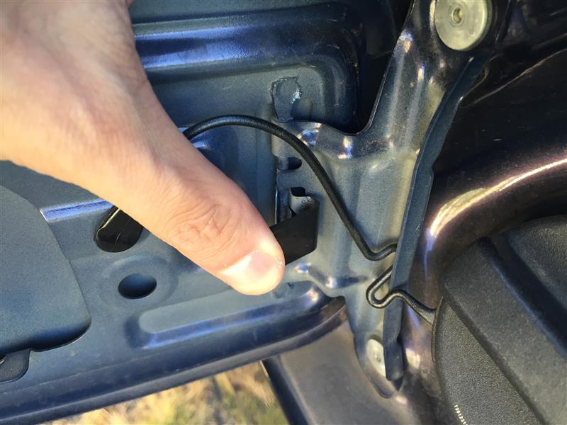 ハイゼットカーゴ、フューエルリッドワイヤ交換 - MHO ENGINEERING