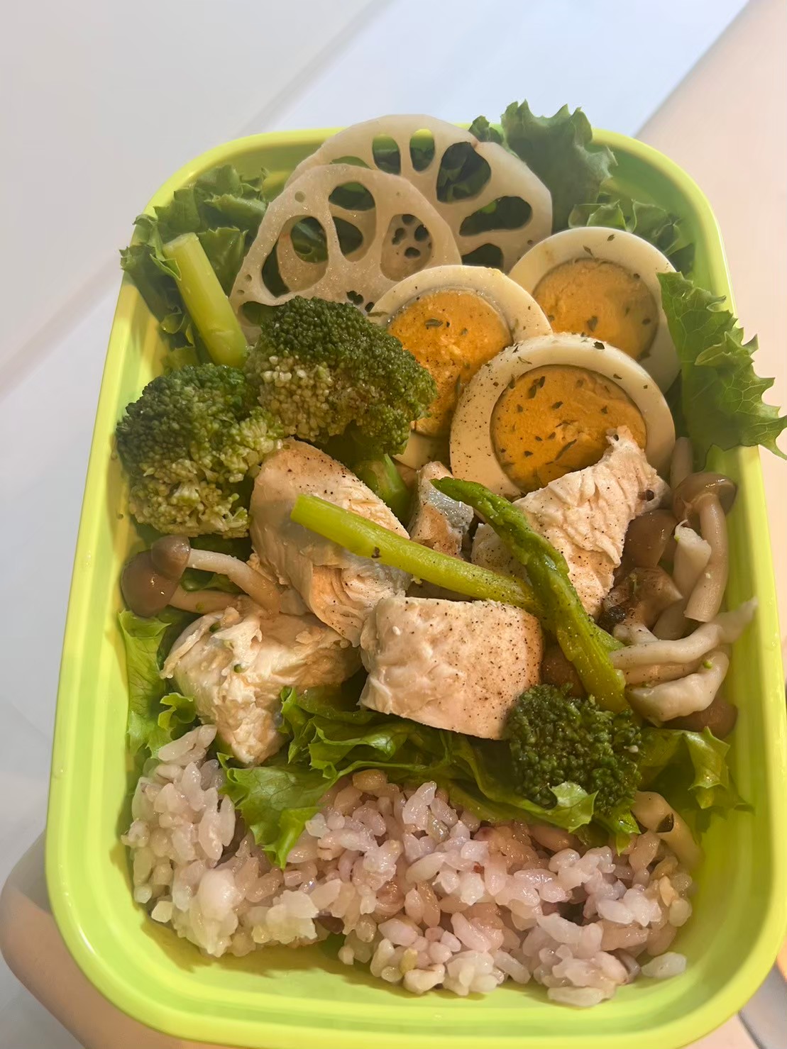 本日発売！281kcal セブンイレブンのアジアンフェア開幕！ビビンバ風のサラダボウルはお肉と雑穀類が食べ応えのある逸品！ : コンビニダイエットラボ