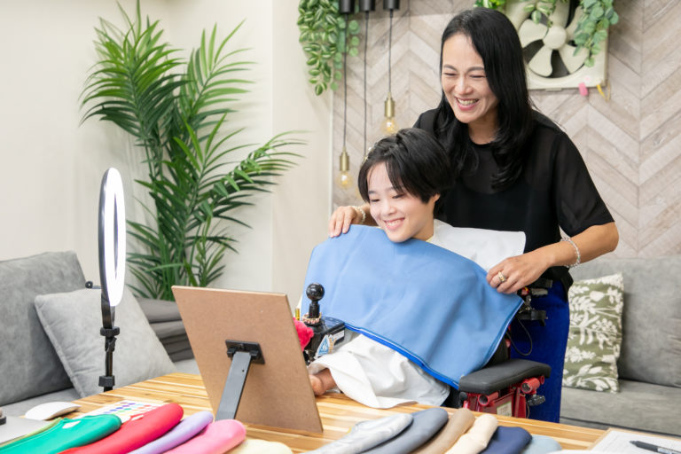 サトエリの胸は「柔らかかった」? 八嶋智人&佐藤江梨子が『秋深き』をPRマイナビニュース