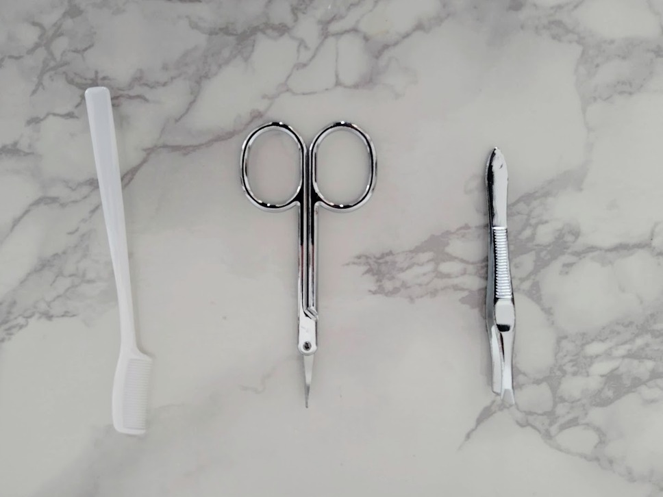 保存版 100均の眉ハサミはコスパ優秀！選び方のポイントやメリット・デメリットを解説Mayuly眉毛サロン探しならマユリ