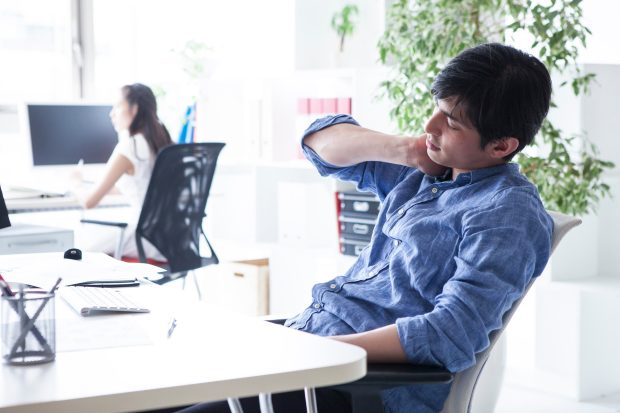 早く治したい「寝違え」患部は冷やす？温める？正しい対処法とはWINBACK ウィンバック ポータル