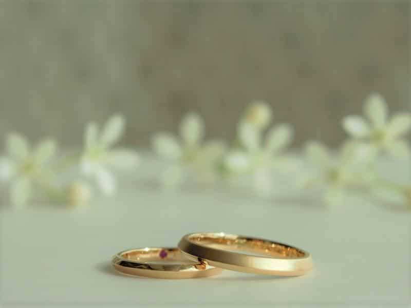 結婚指輪 ゴールド素材で後悔しないために購入前に知っておくべき特徴やお手入れ方法ハピハピリング特集コンテンツ