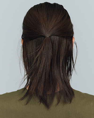 被布撮影で簡単に可愛くなるアレンジありませんか？ とご質問いただいたので 薄毛ちゃんでもかわいくなれる玉ねぎちゃん🧅玉ねぎ×被布の組み合わせ、かわいすぎるのよ〜🥹2歳さんのヘアアレンジヘアアレンジ女の子ヘアキッズヘアアレンジ七五三玉ねぎヘア