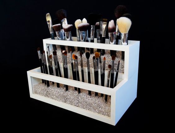 メイクブラシの持ち運び術！便利な裏技