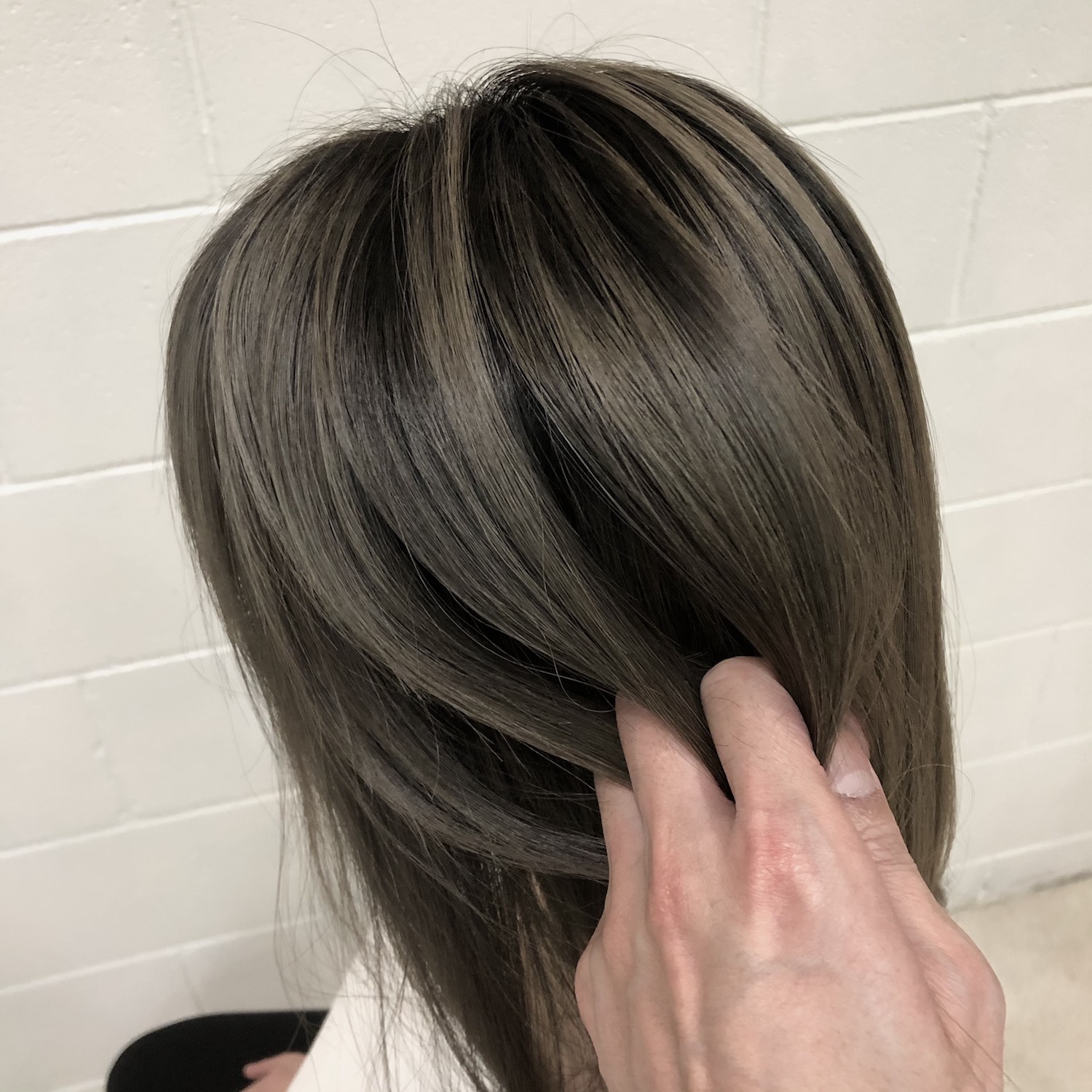 Ccrew 桑原大貴さん提案☆ シャドールーツで根元が伸びてきてもOKなナチュラルグラデーションデザインボブログ