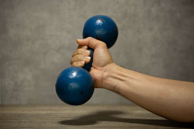 手首を太くするトレーニングは？手首を鍛えるメリットや注意点を解説セラピストプラス医療介護・リハビリ・療法士のお役立ち情報