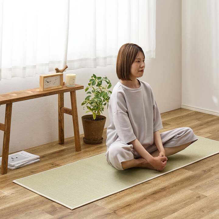 Amazon畳マット ユニット畳 草編む 畳 の 上 に 敷く マット ラッグマット 厚さ1.2cm 180*180cm 折りたたみ式 すべり止め収納 xqw おしゃれ モダン 通気性 柄上敷き畳 持ち運びに便利 防虫加工 たたみ サマースリーピングマット ヨガマット ベッドルーム