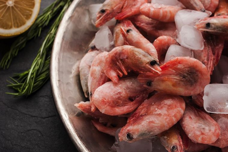 赤ちゃんはいつからエビを食べられる？離乳食レシピ・下処理・アレルギー対策