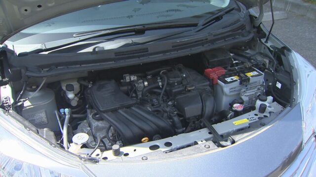 車でスピード出したら焦げ臭い！車外から異臭がする時の原因と対応