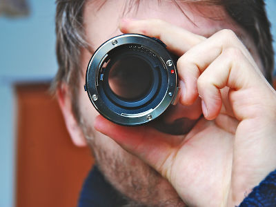 男性の好きな人を見る目つきはわかりやすい？脈ありの目つきと両思いになる方法