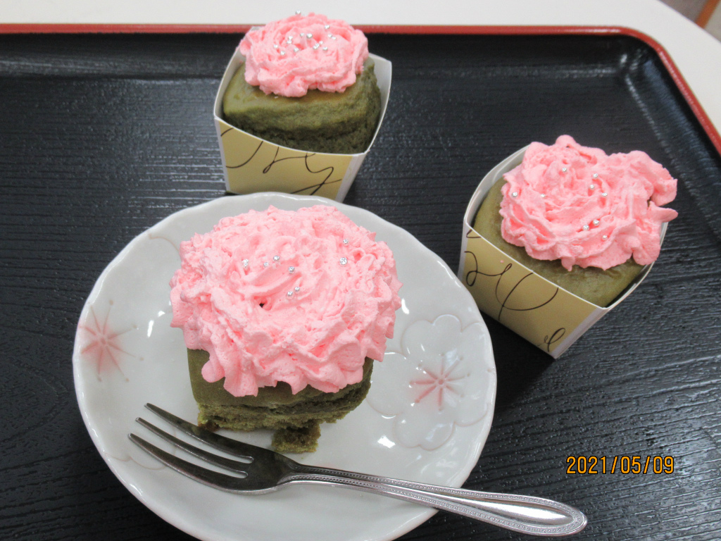 久地の母の日おやつレク～お母さん、ありがとう～スタッフブログＡＬＳＯＫ介護株式会社