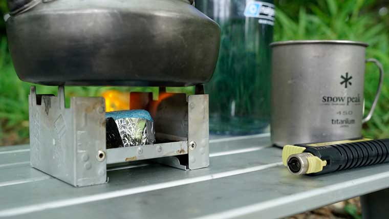 100均とアマゾンの固形燃料を徹底比較！コスパ最強の固形燃料はどれ？山行こ