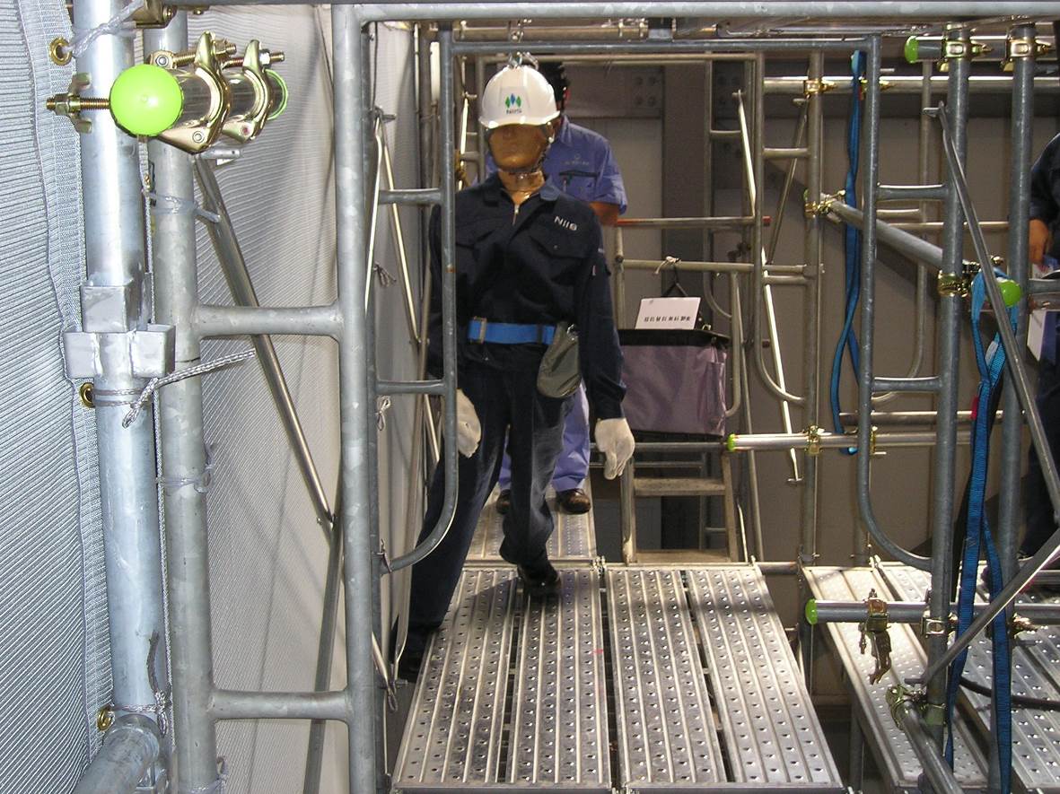 安全帯 スチール製フッグ 全身保護 高所作業 墜落制止用器具 一体型 軽量 フルハーネス型 身体保持 電気工事など 落下防止 Ｄ環止め 胴当てベル付きコンパクトな 高強度 新規格 -アキオショップ - プレゼント＆ギフトのギフトモール