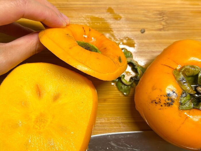 すごい裏ワザ！ 固い柿をあっという間に完熟状態にする方法！とろウマ食感がクセになる〜♡暮らしニスタ