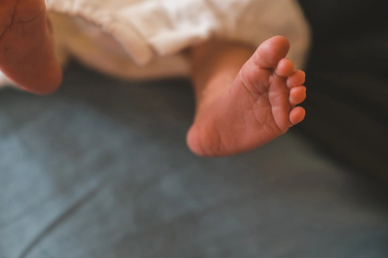赤ちゃん 手足バタバタ 新生児TikTok