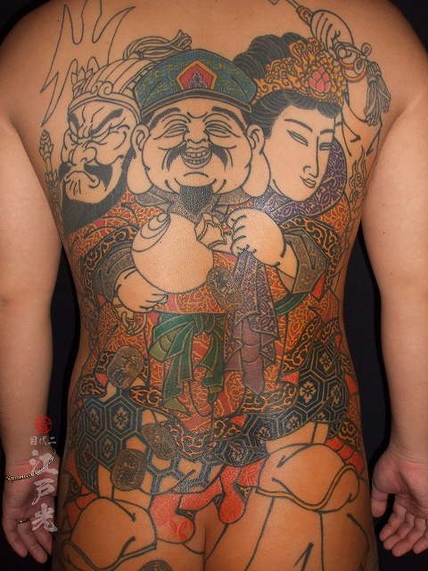 大麻柄※ ドットで◎ ハジチに加えて大麻柄✨渋すぎ！好み！ いつも痛いとこ耐えてくれてありがとうございます❤️‍🔥 またおまちしてますね〜🌷🌷-akira- @akira9093 @akirarttattoo tattoodesign oitatripbodyart yufuin tattoos タトゥー abstracttattoo