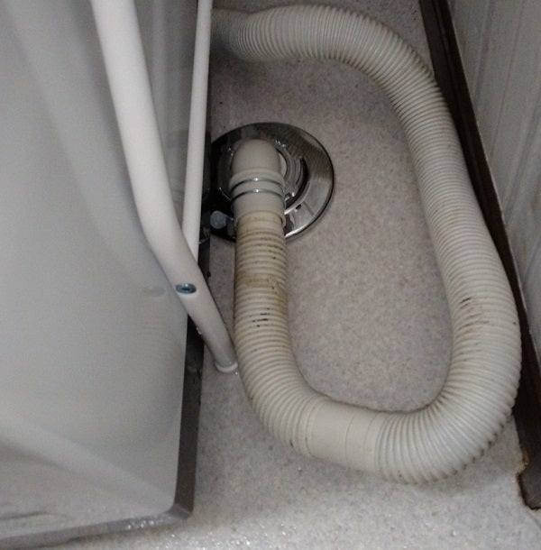 洗面所の臭いを取るには？水回りのプロが原因と対処・予防法をご紹介水の110番救急車