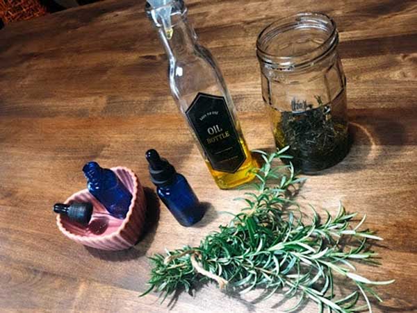 ローズマリーオイル作ってみたよ身近に楽しむ食空間