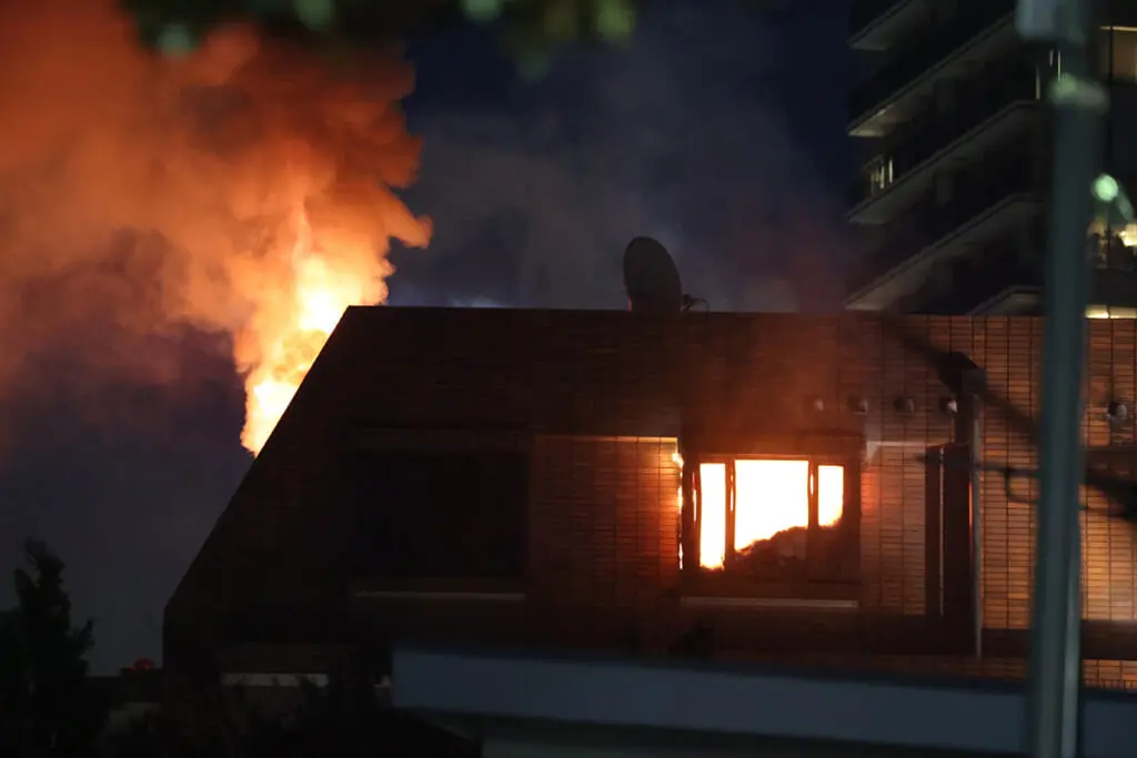 ミヤネ屋』が猪口氏宅の火災報道で流した“炎の中の人影”映像に批判も 日テレ局内であがる「報じた意義」 2ページ目女性自身