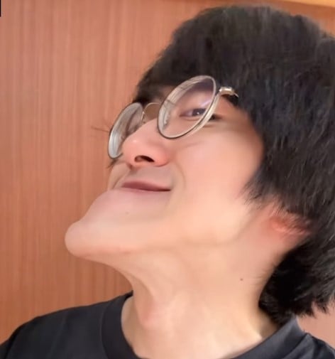 横顔が長い２パターンの矯正法 鼻から耳か、エラが長いか- 小顔矯正・整体を東京でお探しならRevision