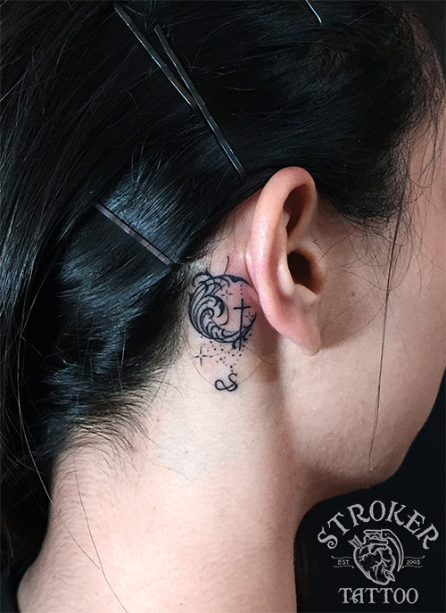 耳の後ろ タトゥー 月TikTok